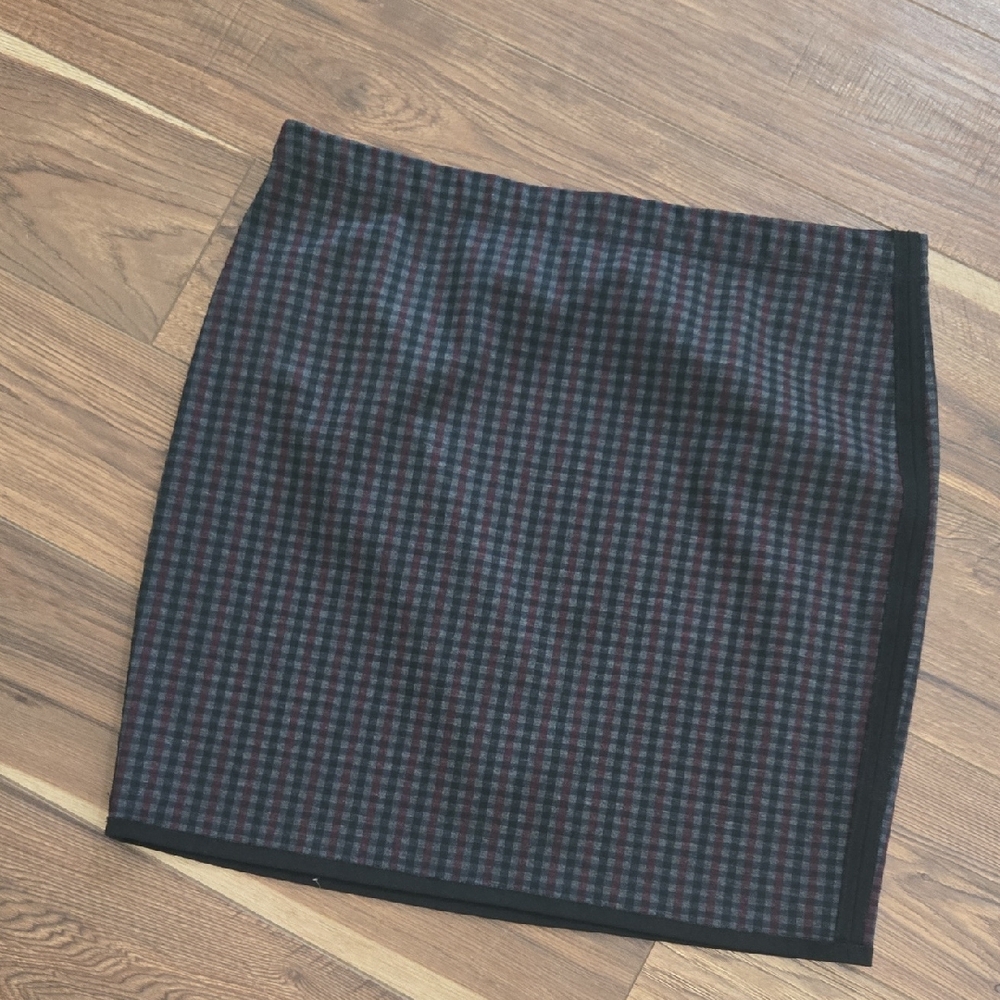 Studio M Black Trim Plaid Pencil Skirt with Burgundy and Dark Green Checks